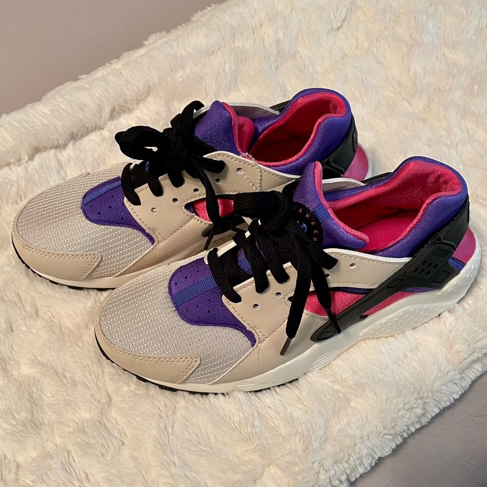 Nike Huarache Run
Desert Sand